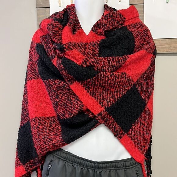 Old Navy Women’s Large Bright Red/Black Buffalo Checked Soft and Warm Scarf - Picture 4 of 6